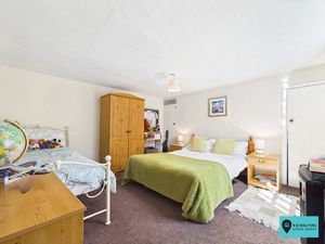 Bedroom- click for photo gallery